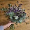 Ramo de eucalipto, limonium y paniculata