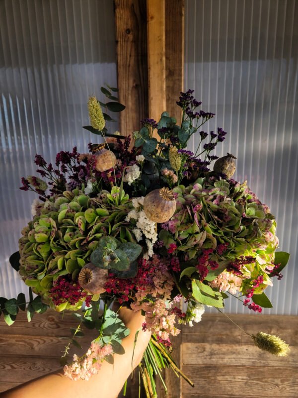 "Ramo Atenea" de Hortensias y papaver