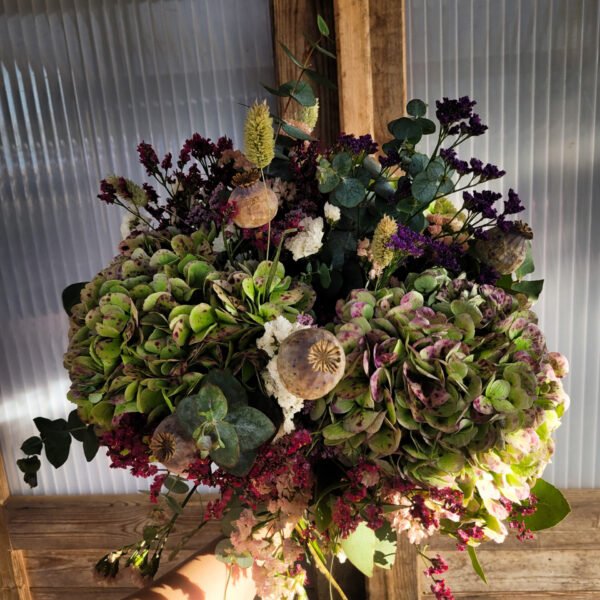 "Ramo Atenea" de Hortensias y papaver