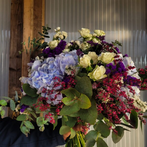 "Ramo Celia" de Hortensias y rosas