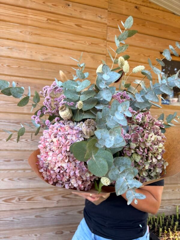 "Ramo Atenea" de Hortensias y papaver